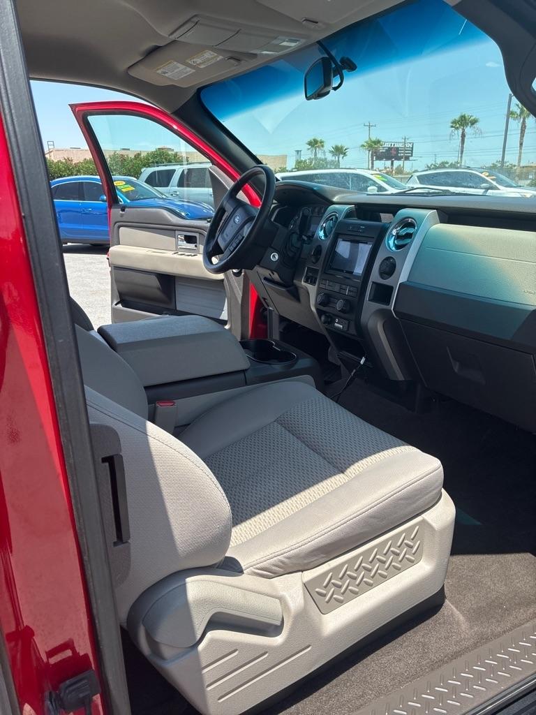 Ford F-150 XL SuperCab 8-ft. Bed 2WD 2010