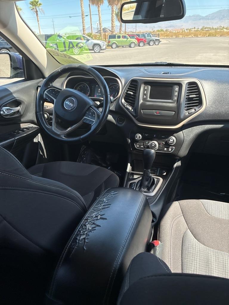 Jeep Cherokee Latitude FWD 2015
