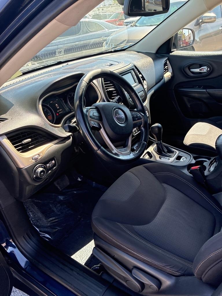 Jeep Cherokee Latitude FWD 2015