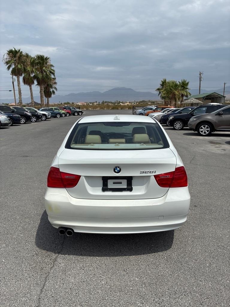 BMW 3-Series 328i SA SULEV 2011