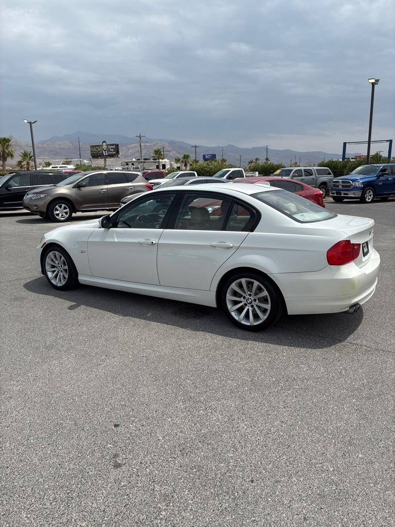 BMW 3-Series 328i SA SULEV 2011