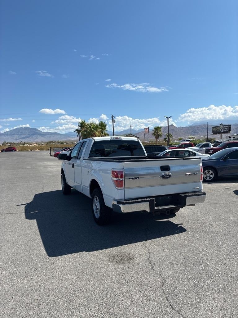 Ford F-150 XL SuperCab 8-ft. Bed 2WD 2012