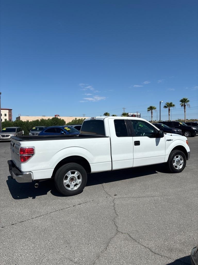 Ford F-150 XL SuperCab 8-ft. Bed 2WD 2012