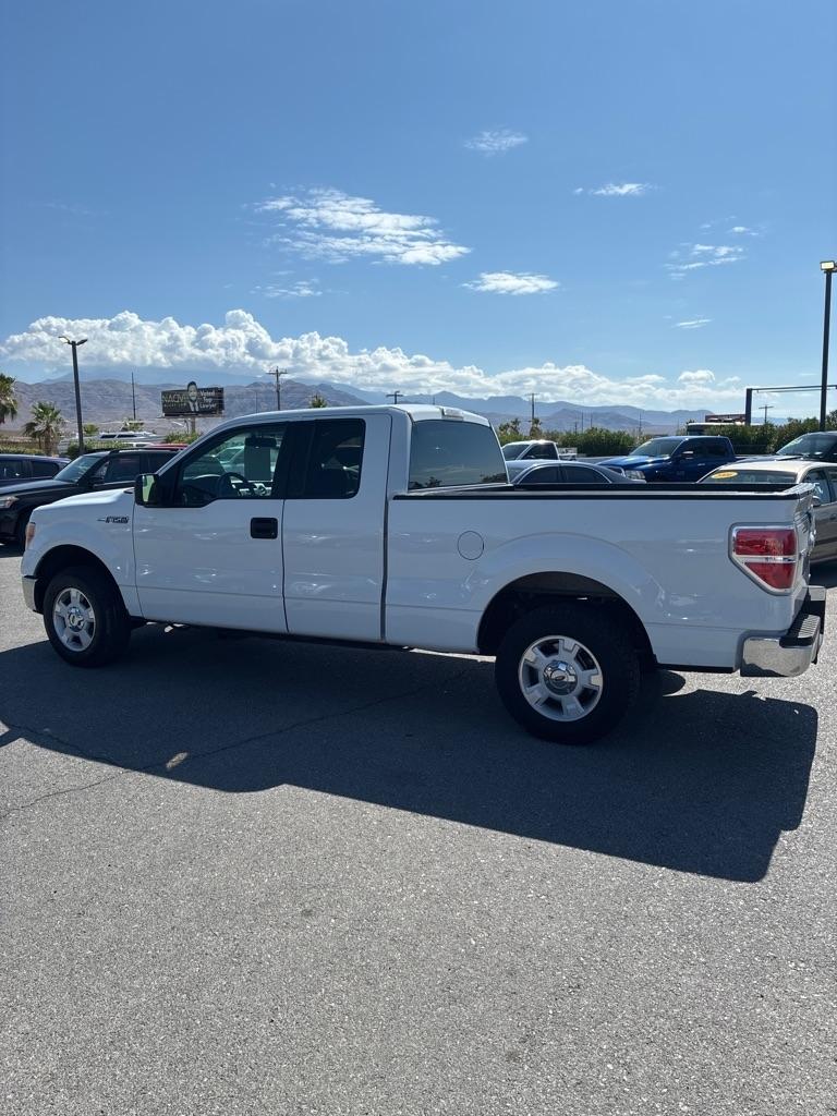 Ford F-150 XL SuperCab 8-ft. Bed 2WD 2012