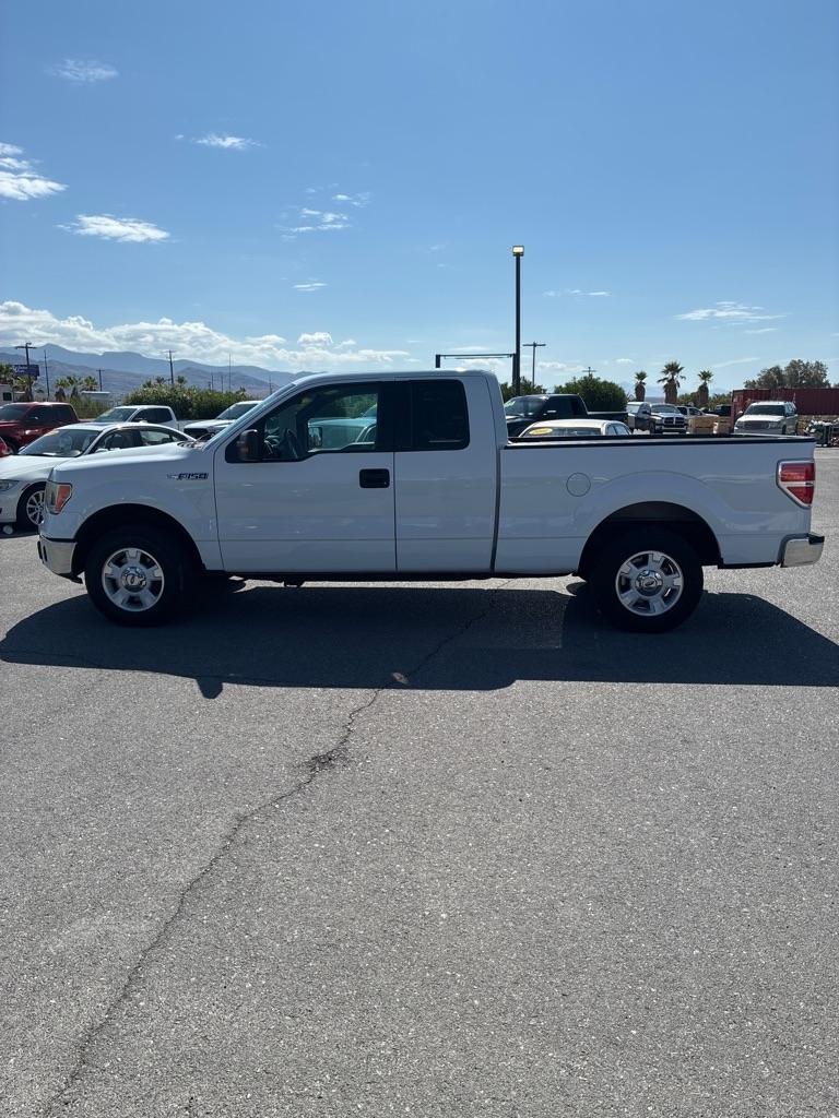 Ford F-150 XL SuperCab 8-ft. Bed 2WD 2012