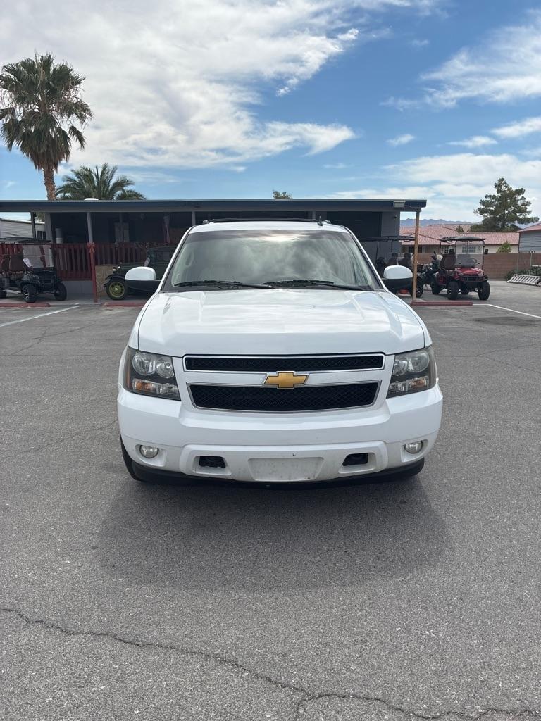 Chevrolet Suburban LT 1500 4WD 2012
