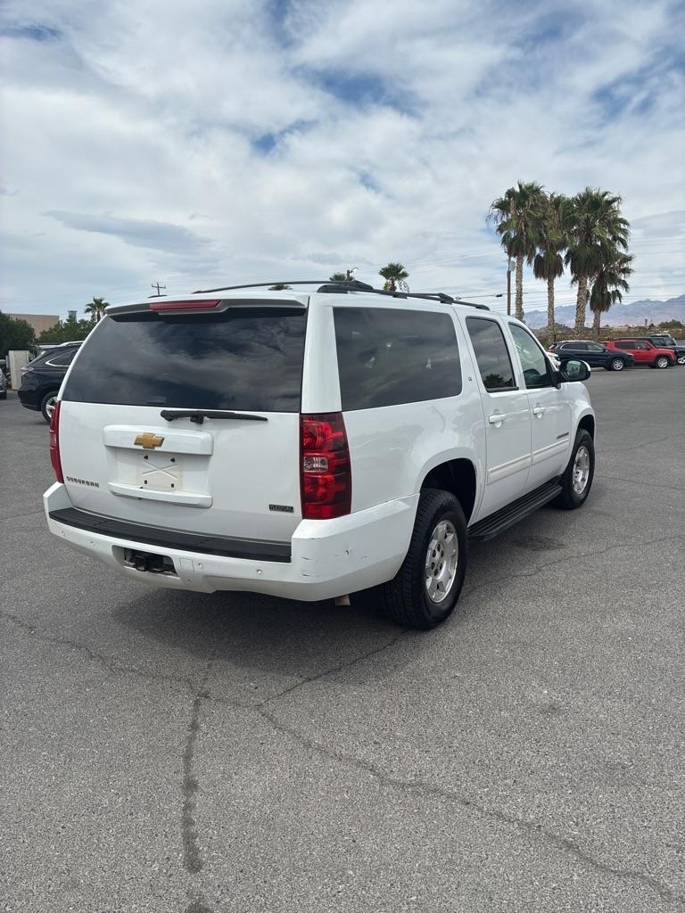 Chevrolet Suburban LT 1500 4WD 2012
