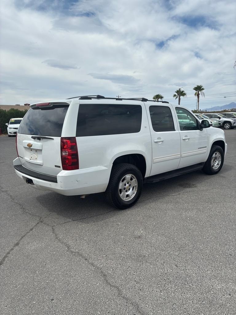 Chevrolet Suburban LT 1500 4WD 2012
