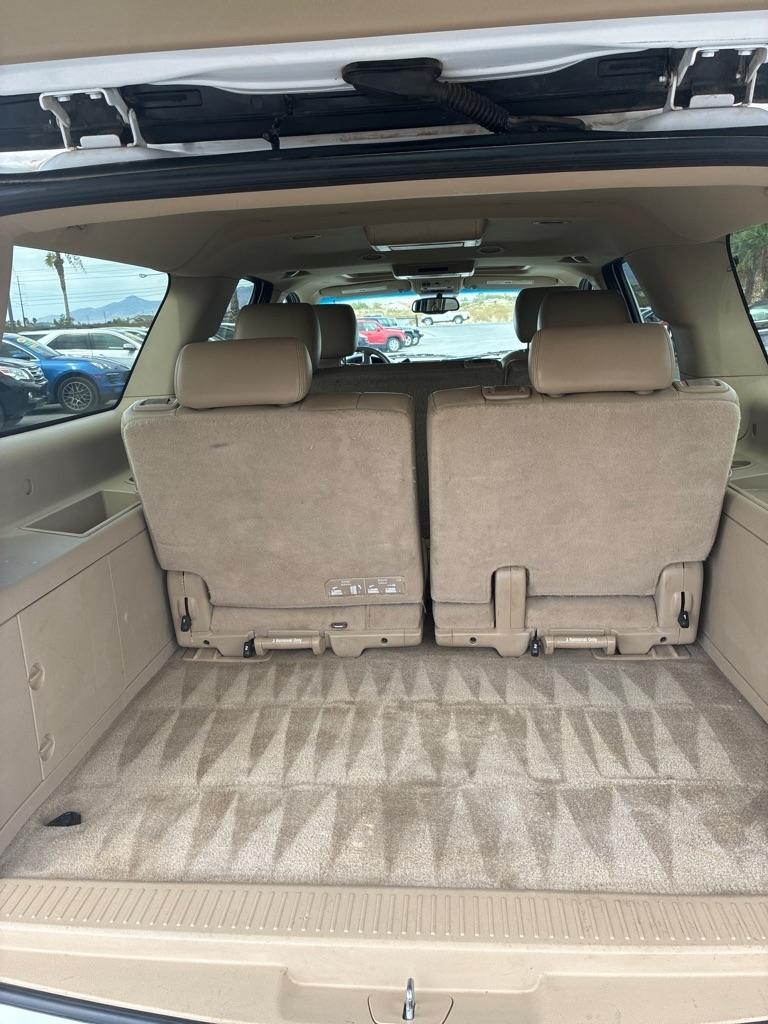 Chevrolet Suburban LT 1500 4WD 2012