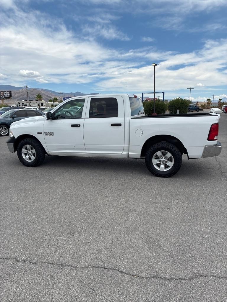 RAM 1500 Tradesman Crew Cab SWB 4WD 2017
