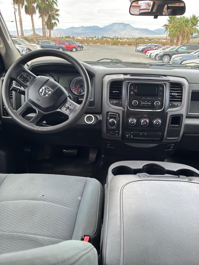 RAM 1500 Tradesman Crew Cab SWB 4WD 2017