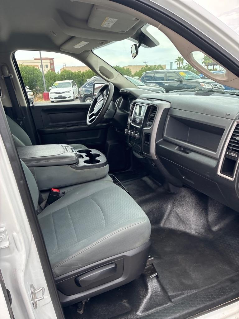RAM 1500 Tradesman Crew Cab SWB 4WD 2017