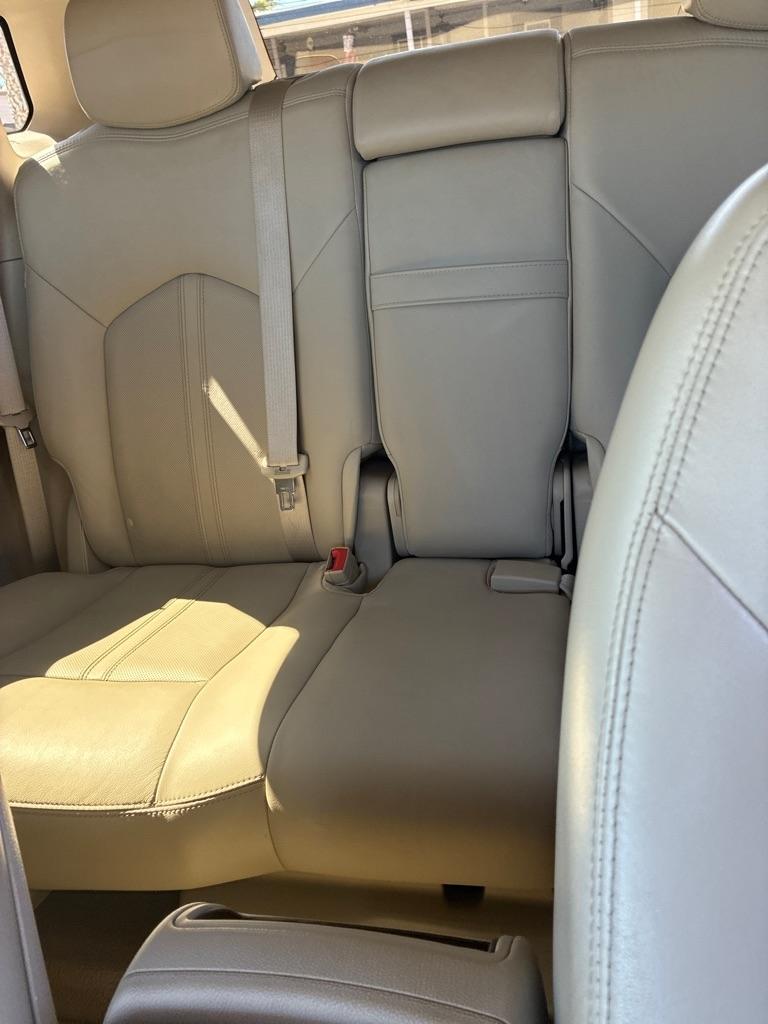 Cadillac SRX Luxury Collection 2011
