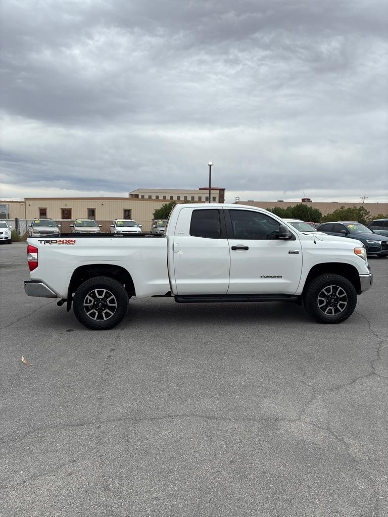 Toyota Tundra SR5 5.7L V8 Double Cab 4WD 2016