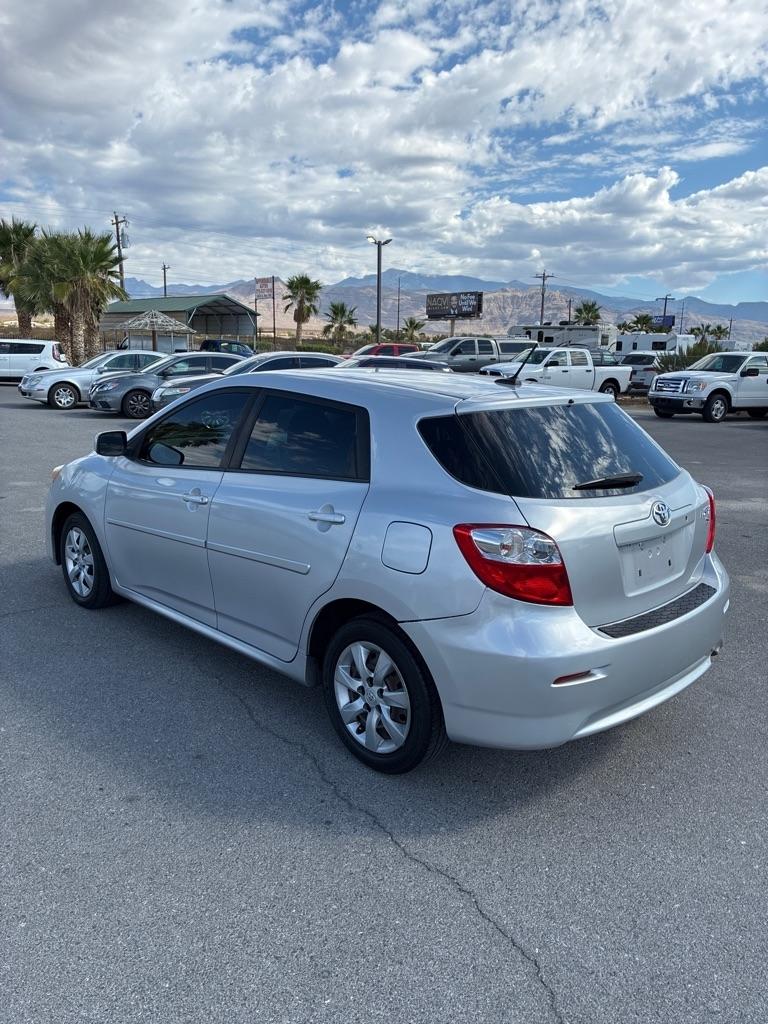 Toyota Matrix S 5-Speed AT 2012