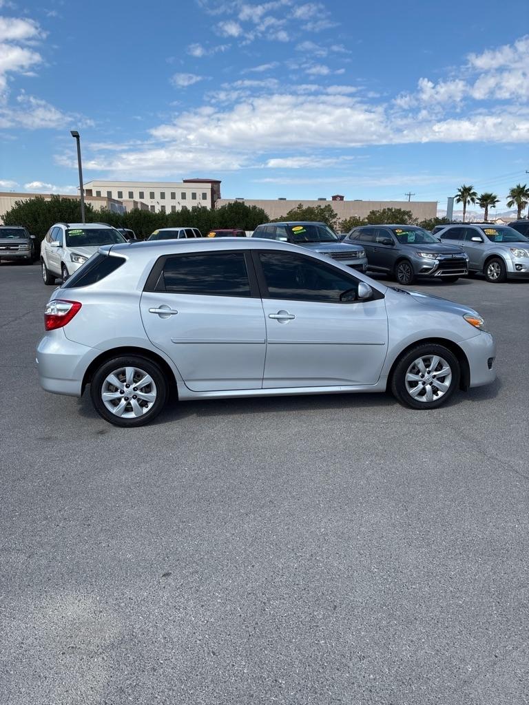 Toyota Matrix S 5-Speed AT 2012