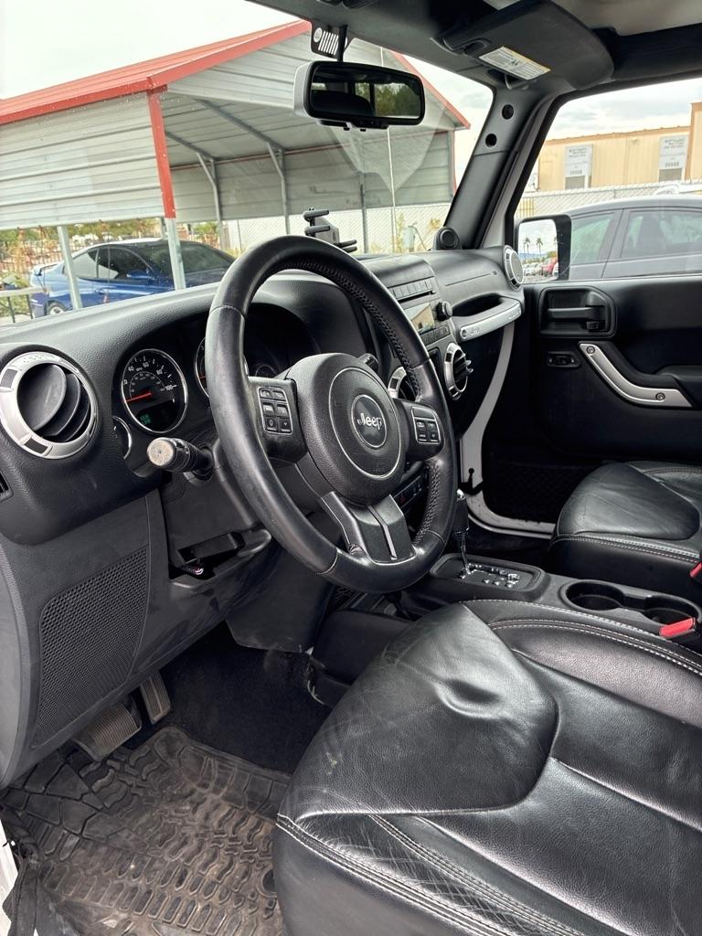 Jeep Wrangler Unlimited Sahara 4WD 2014