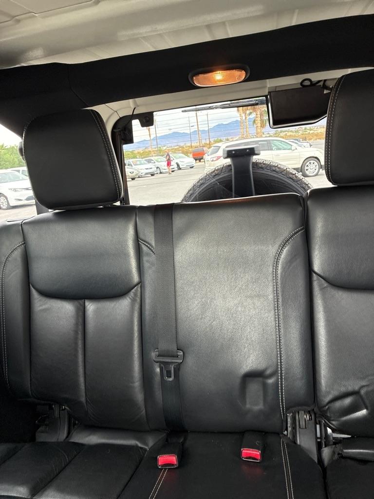 Jeep Wrangler Unlimited Sahara 4WD 2014