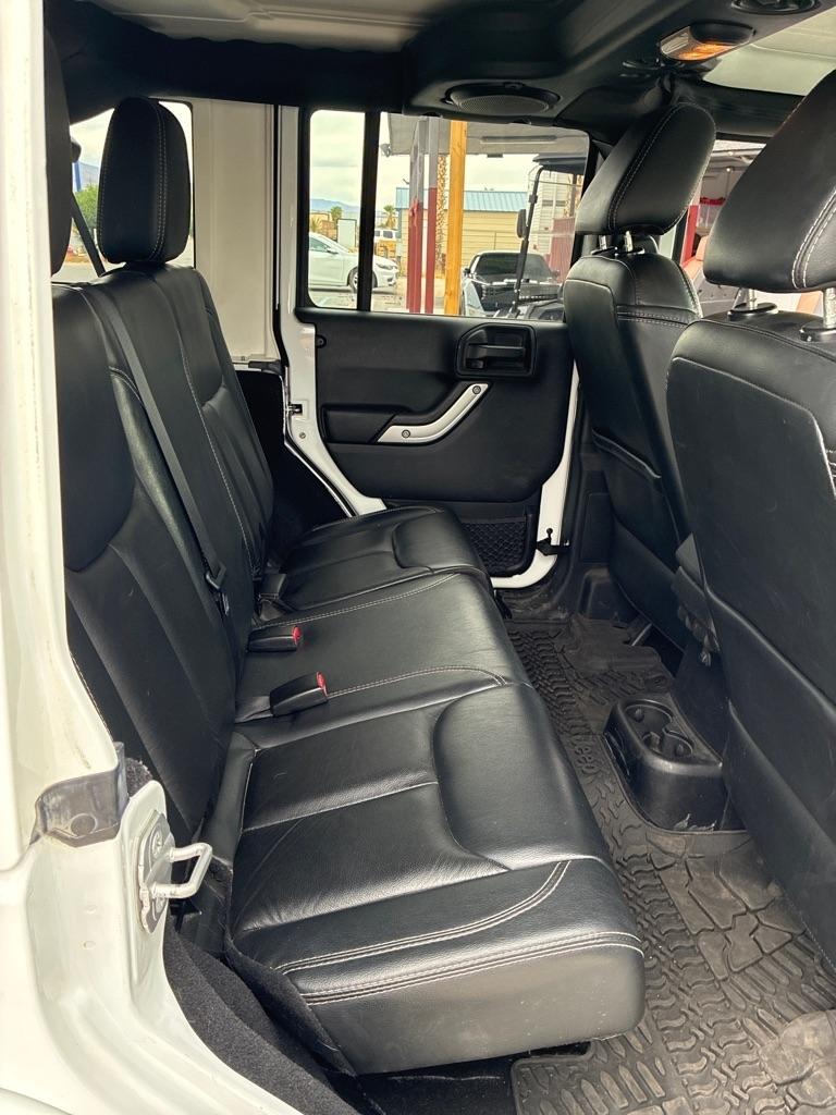 Jeep Wrangler Unlimited Sahara 4WD 2014