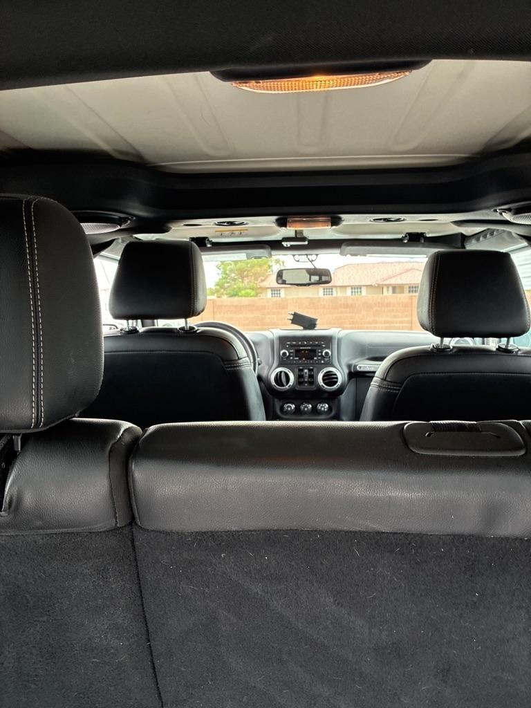 Jeep Wrangler Unlimited Sahara 4WD 2014
