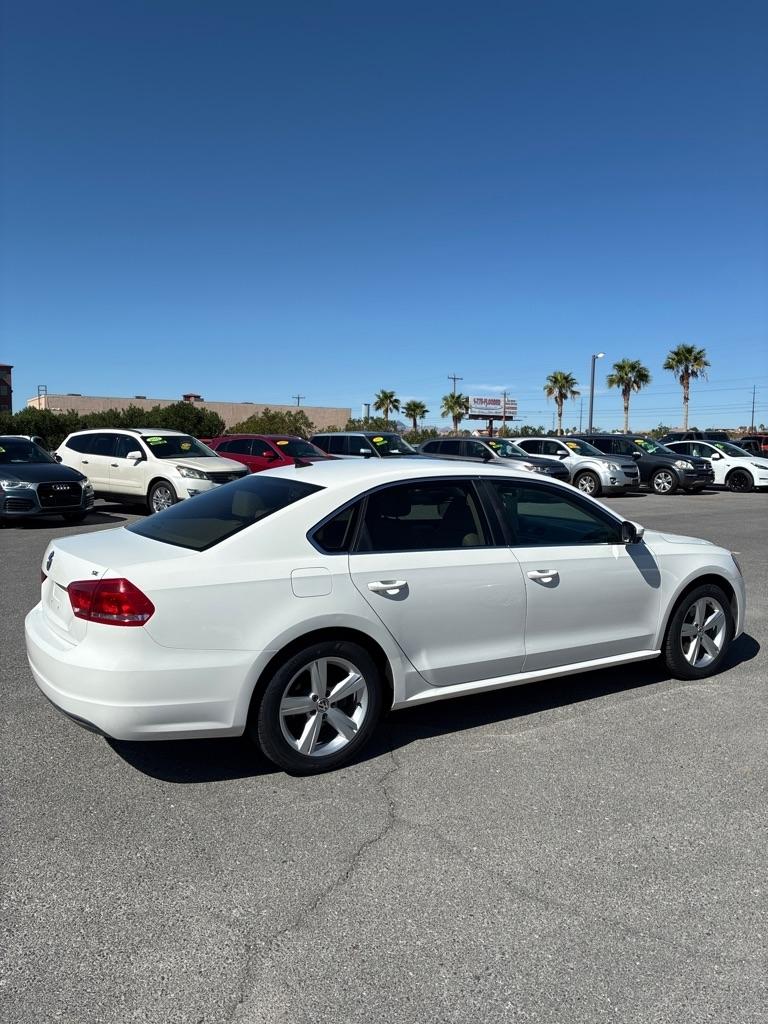 Volkswagen Passat 2.5L SE AT 2013