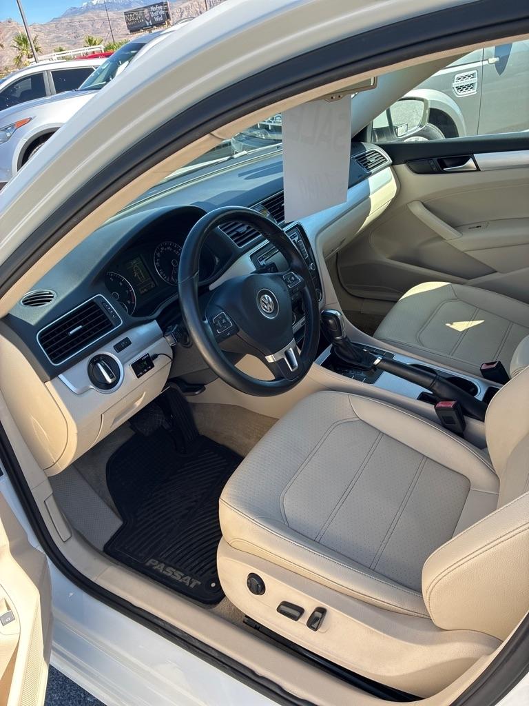 Volkswagen Passat 2.5L SE AT 2013
