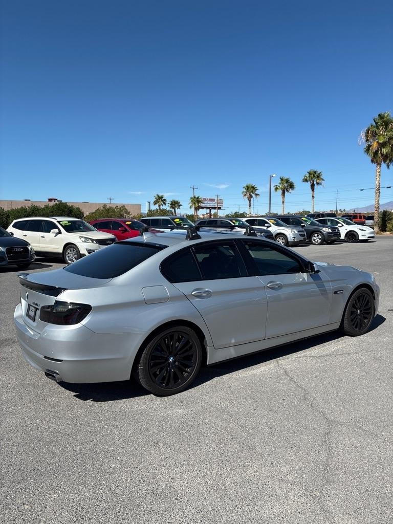 BMW 5-Series 550i 2011
