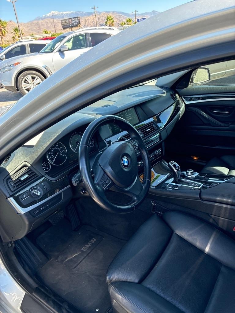BMW 5-Series 550i 2011