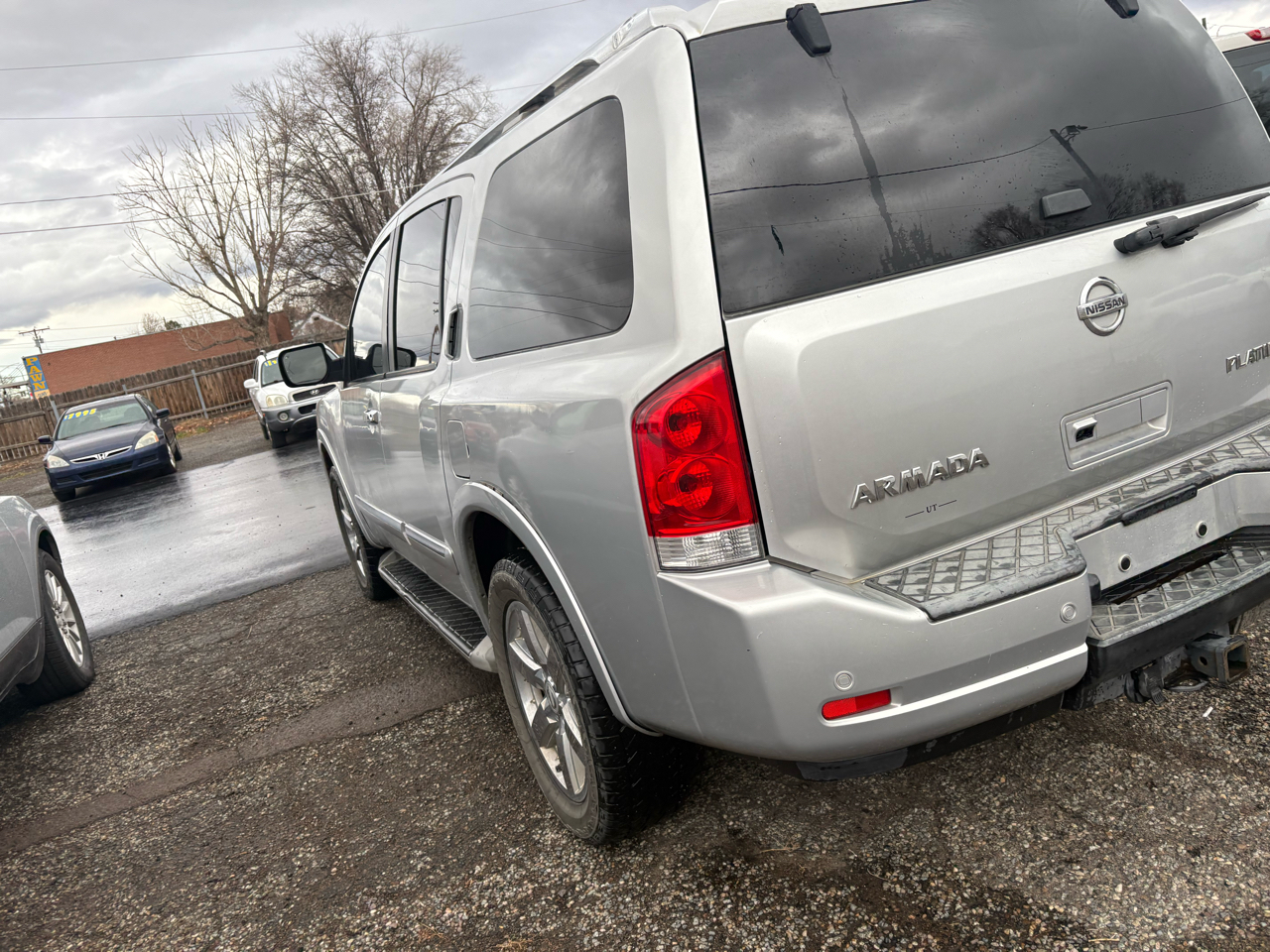 Nissan Armada 4WD 4dr Platinum 2010