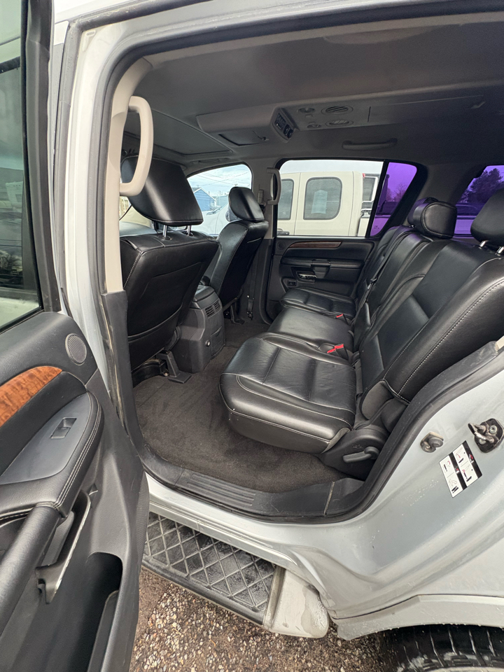 Nissan Armada 4WD 4dr Platinum 2010