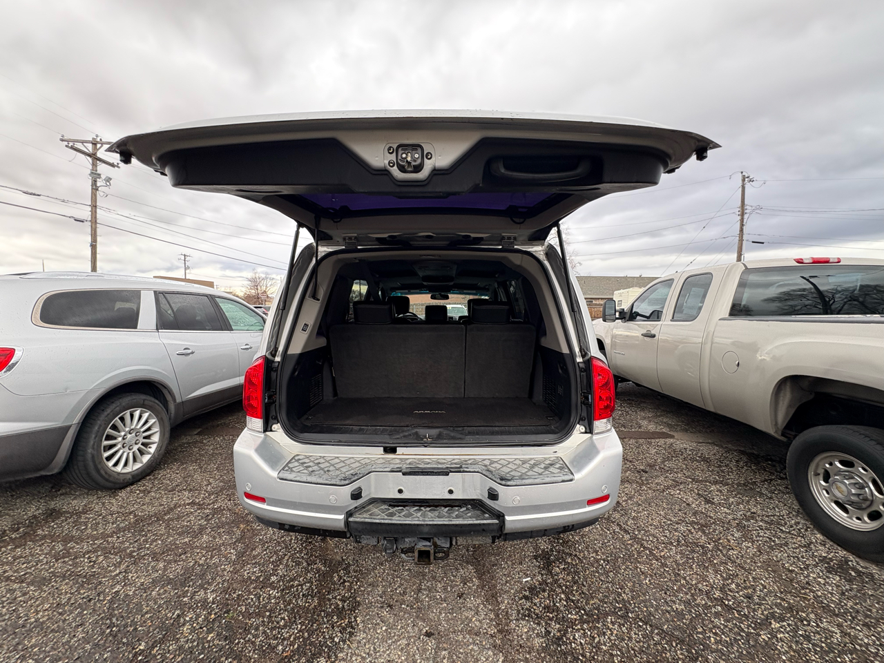 Nissan Armada 4WD 4dr Platinum 2010