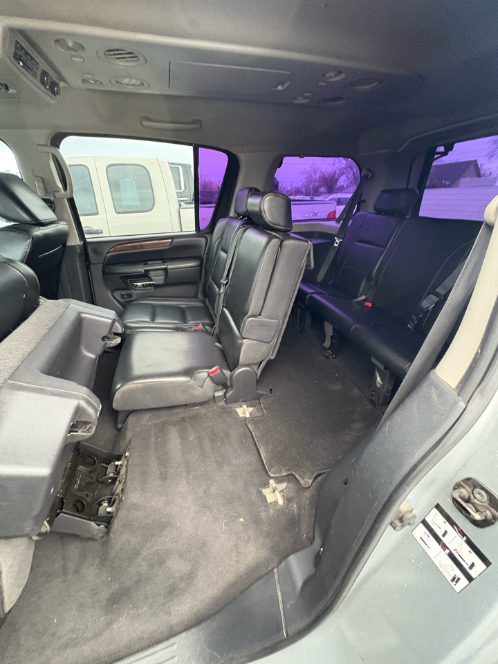 Nissan Armada 4WD 4dr Platinum 2010