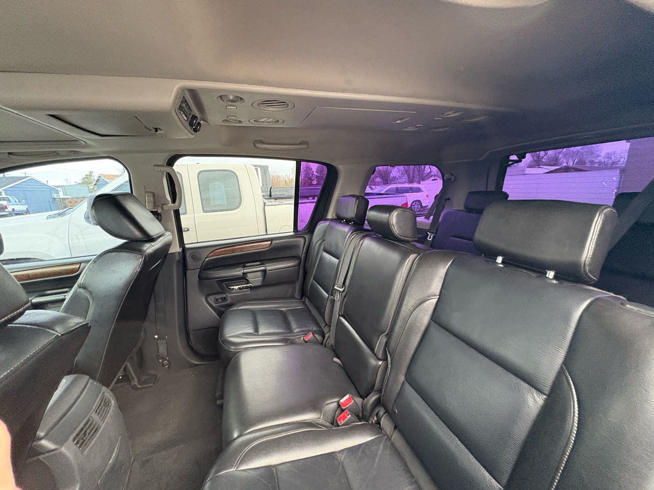 Nissan Armada 4WD 4dr Platinum 2010