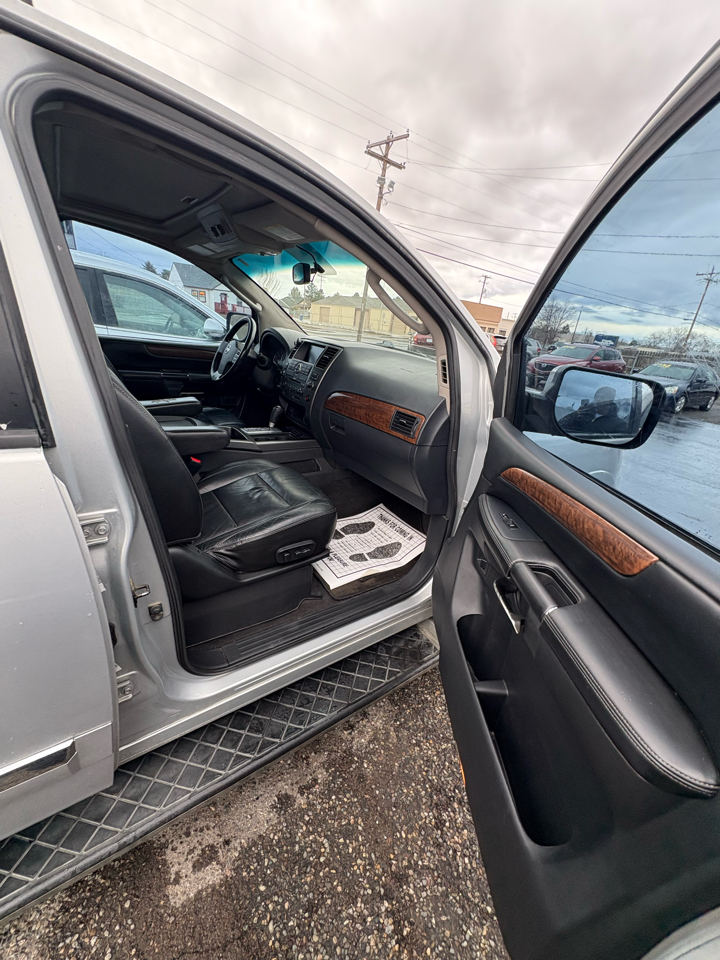 Nissan Armada 4WD 4dr Platinum 2010