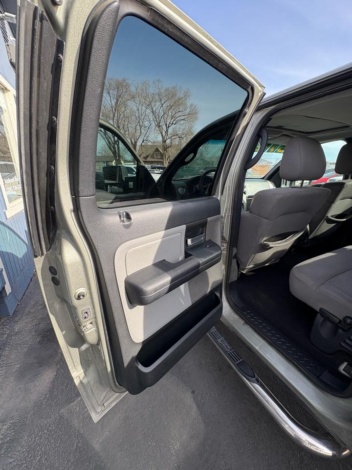 Ford F-150 SuperCrew 139" King Ranch 4WD 2005