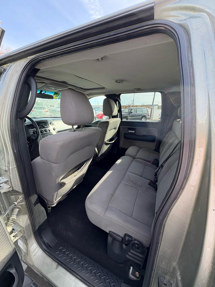 Ford F-150 SuperCrew 139" King Ranch 4WD 2005