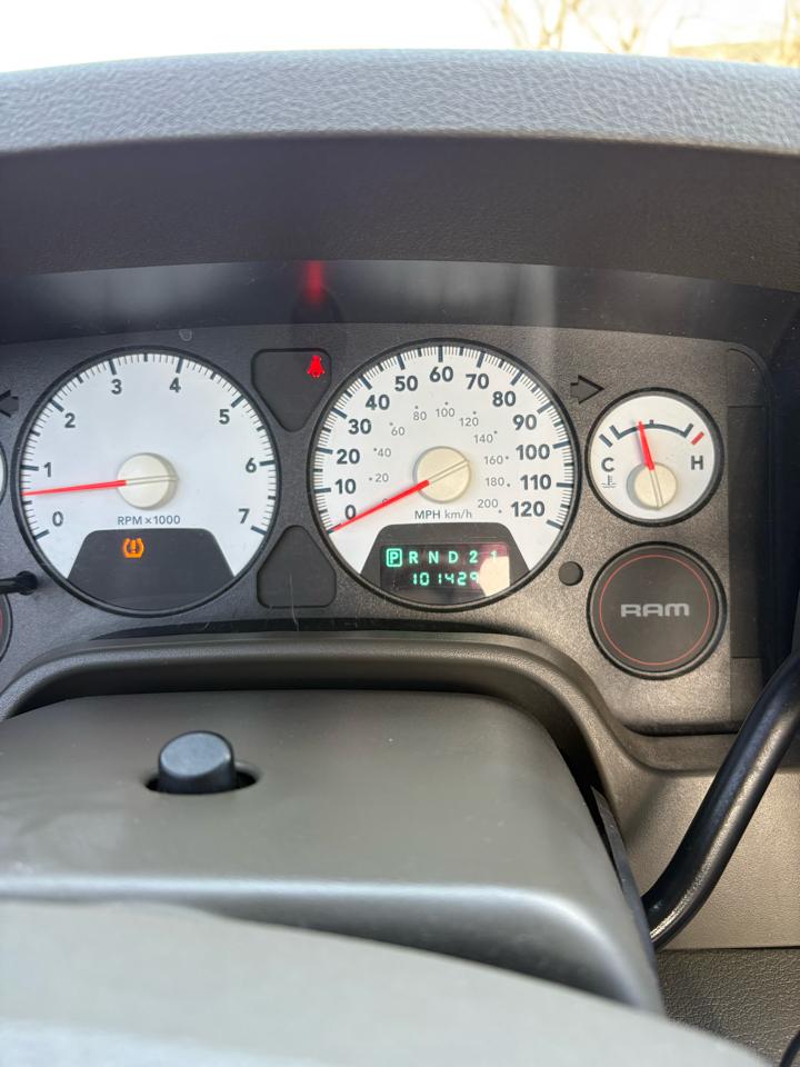 Dodge Ram 1500 4WD Reg Cab 120.5" ST 2008