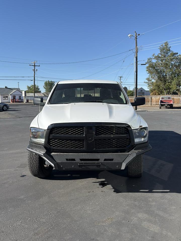 RAM 1500 2WD Quad Cab 140.5" SLT 2016