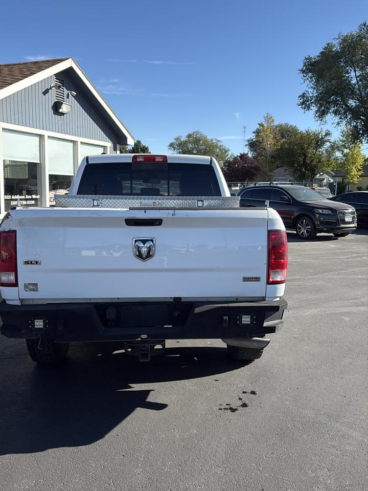 RAM 1500 2WD Quad Cab 140.5" SLT 2016