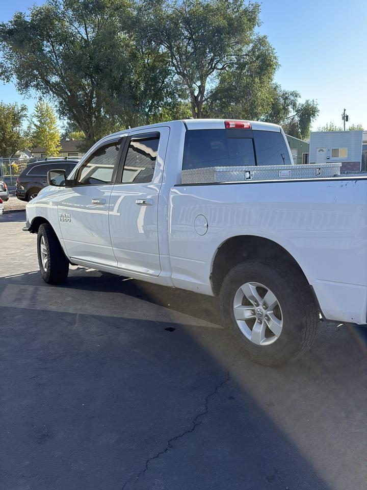RAM 1500 2WD Quad Cab 140.5" SLT 2016