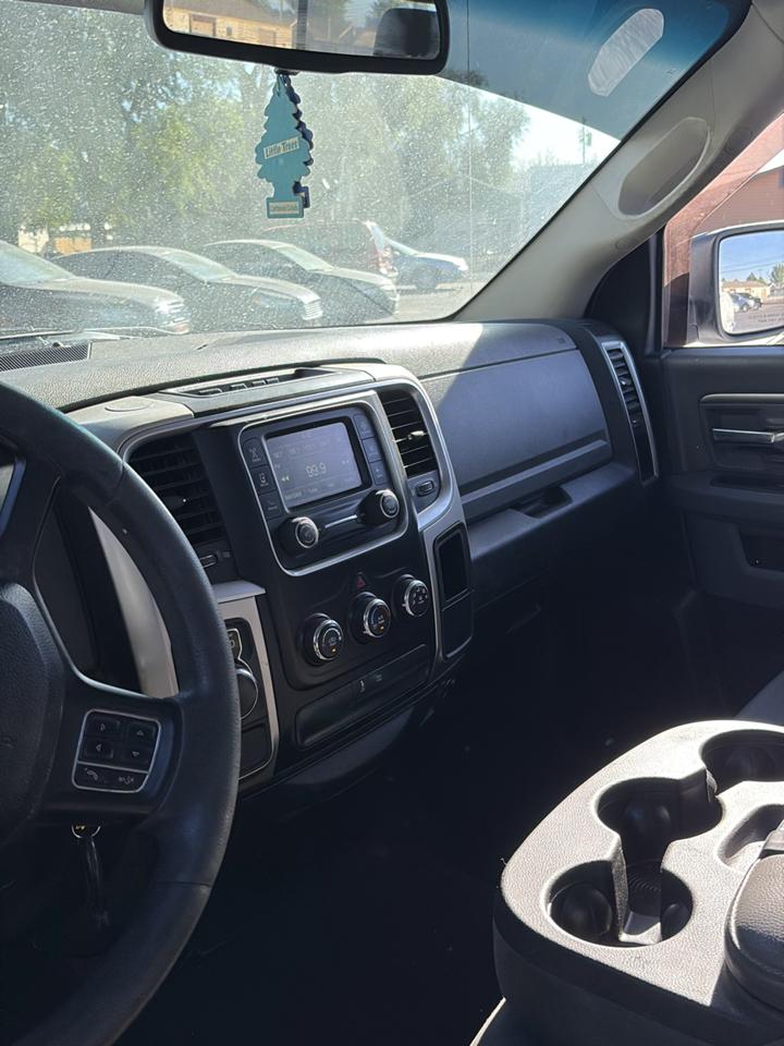 RAM 1500 2WD Quad Cab 140.5" SLT 2016
