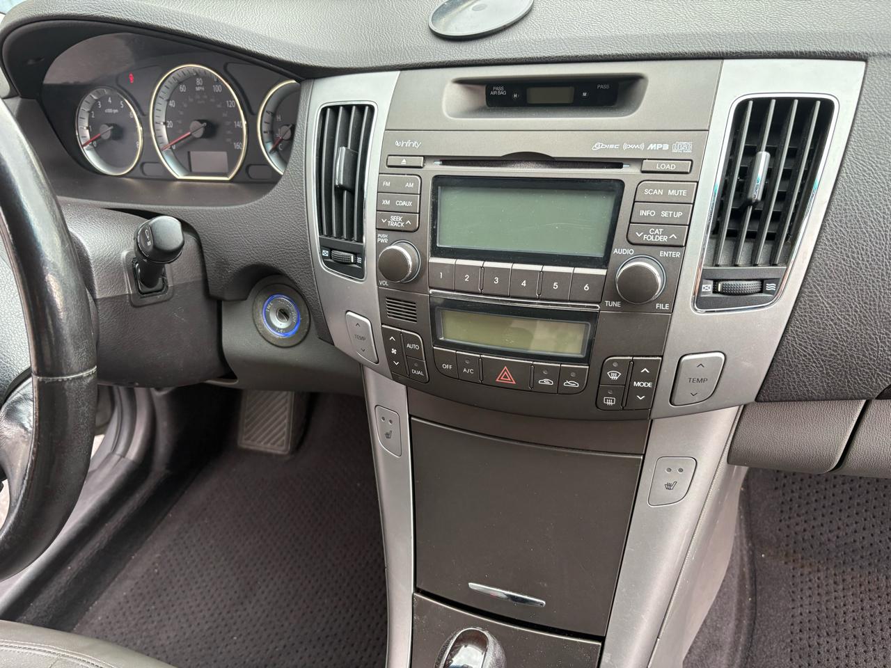Hyundai SONATA SE/  2009