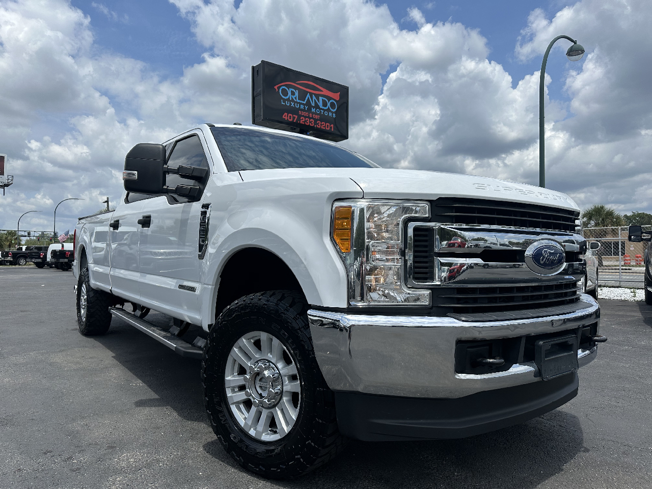 Ford F-250 Crew Cab 4dr 152.2" WB 4WD 2017