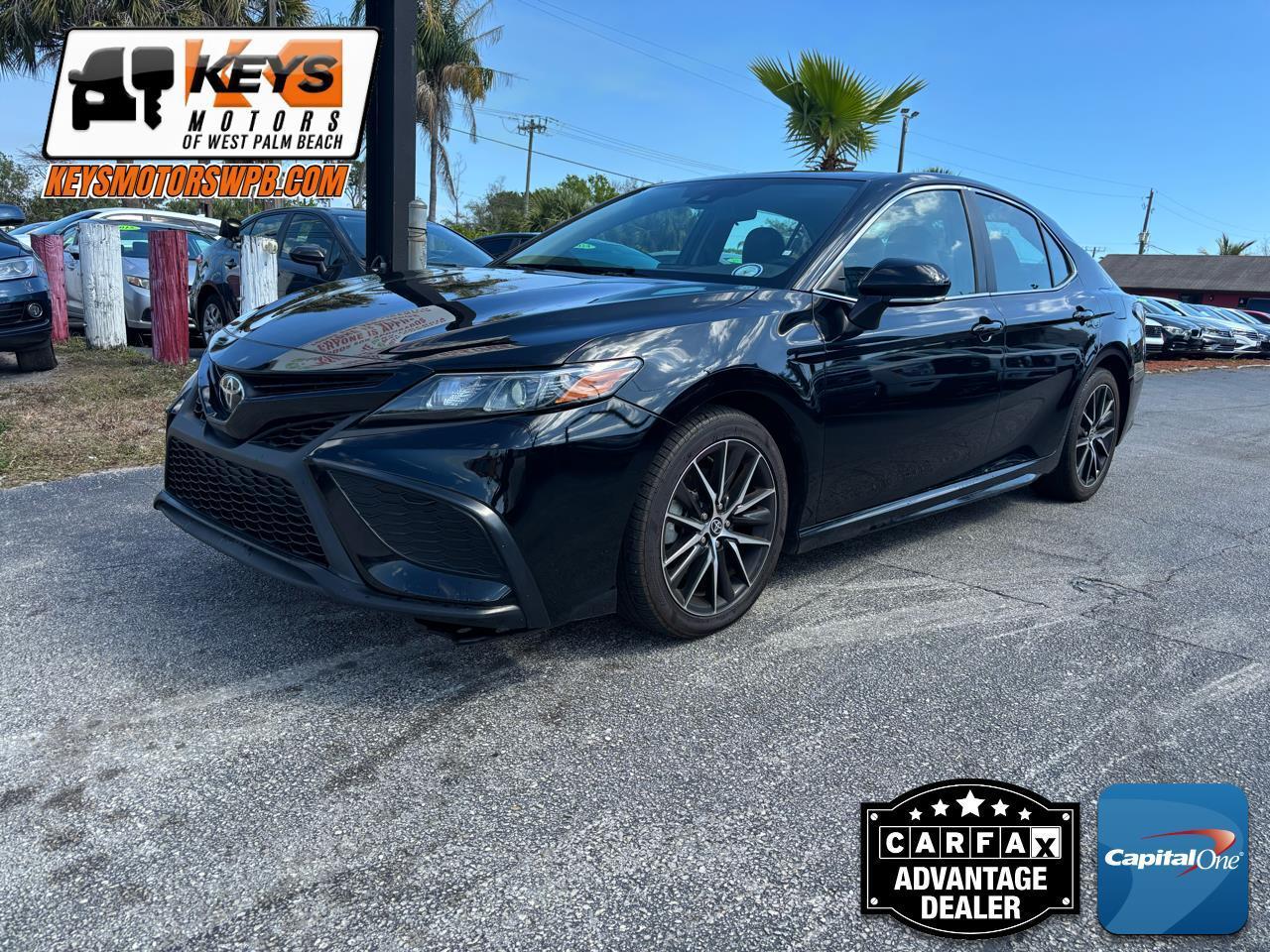 Toyota Camry SE 2022