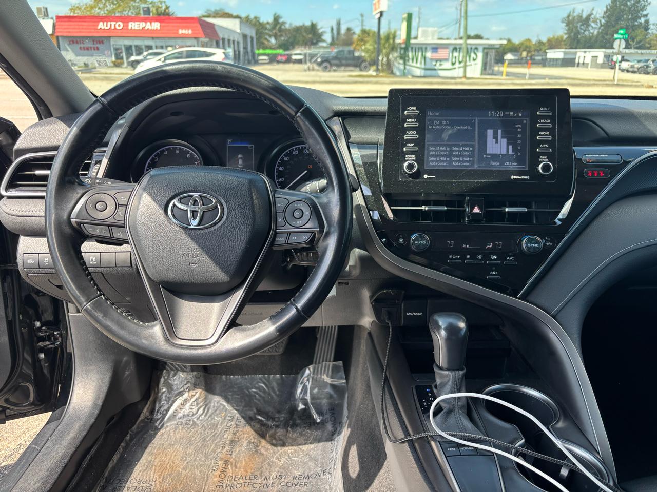 Toyota Camry SE 2022