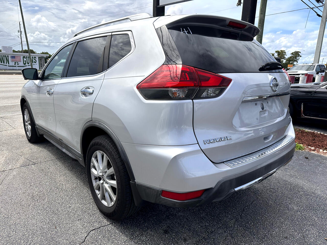 2018 Nissan Rogue S photo 2