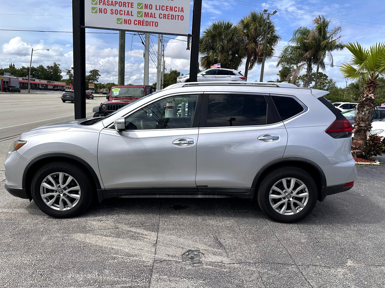 2018 Nissan Rogue S photo 3