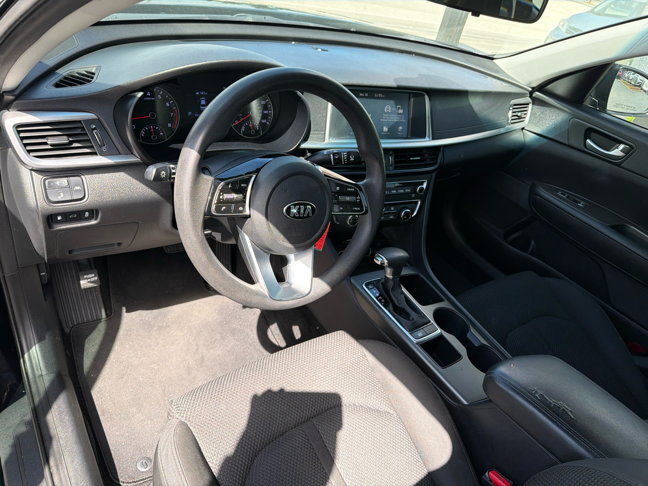 2020 Kia Optima LX photo 3