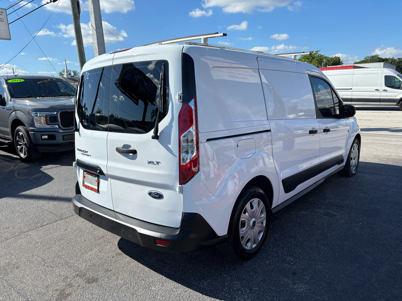 2020 Ford Transit Connect XLT photo 2