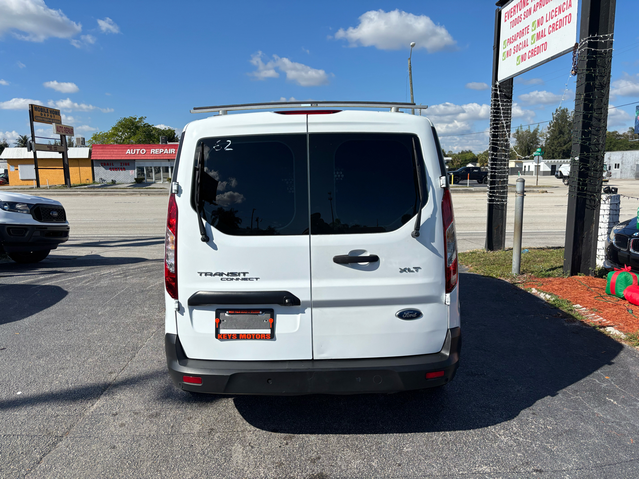 2020 Ford Transit Connect XLT photo 3